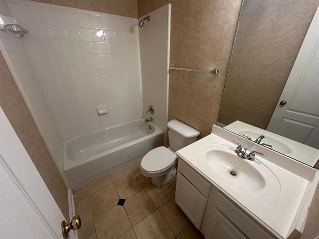 Building Photo - 588 Southridge Way