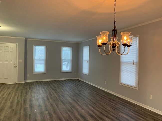 Building Photo - Beautiful White Caps Single Family Home