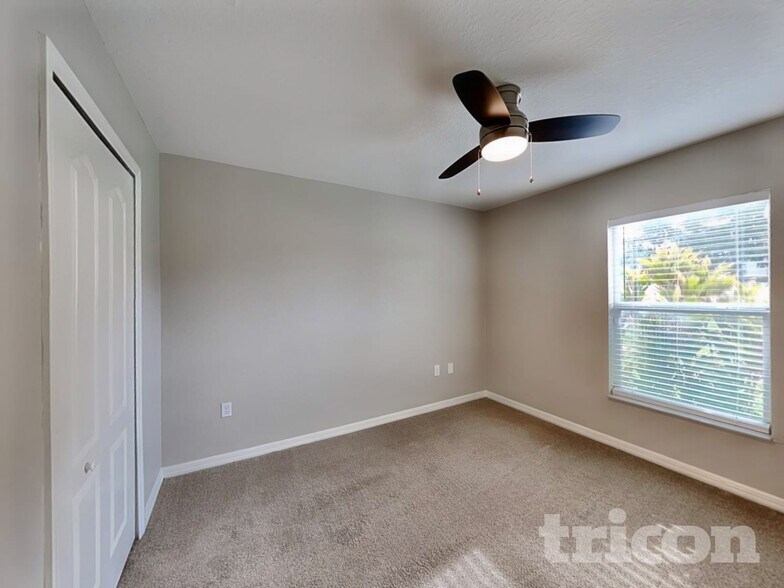 Building Photo - 113 Solis Dr