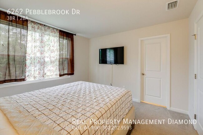 Building Photo - 6262 Pebblebrook Dr