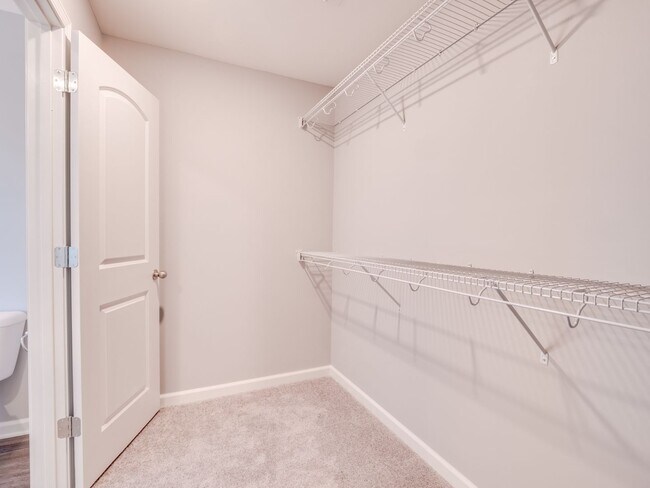 Building Photo - Stunning 2022 Build in Lexington!