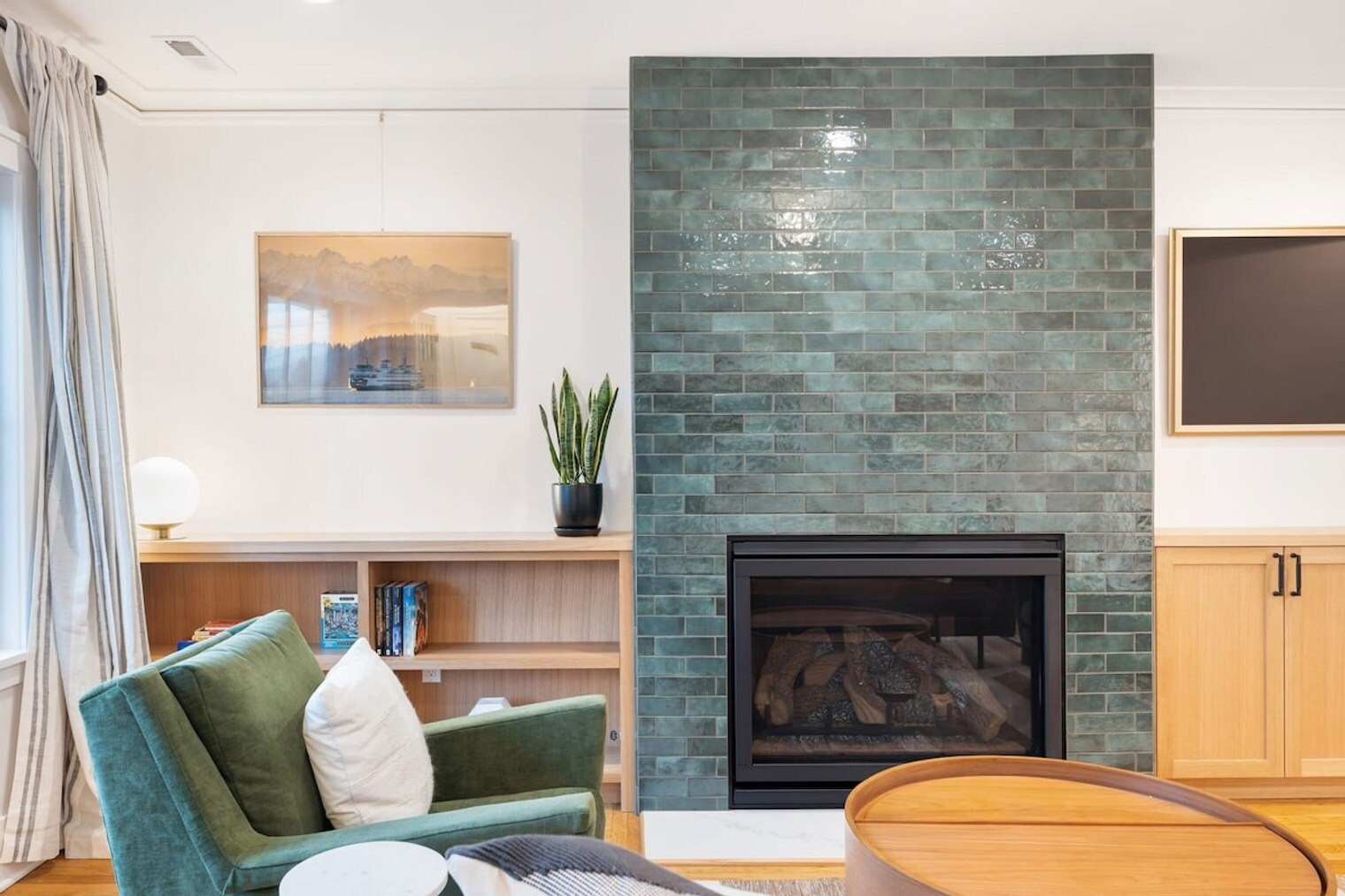 Building Photo - 2457 4th Ave W