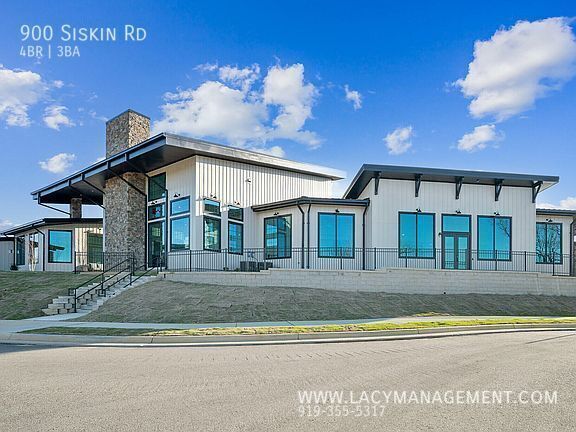 Building Photo - 900 Siskin Rd