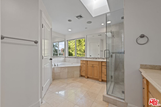 Building Photo - 1152 Hartzell St