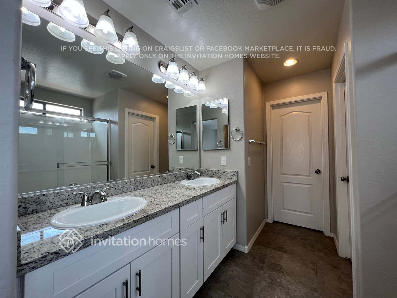 Building Photo - 3559 E Tulsa St