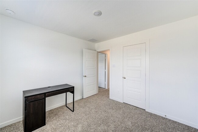 Building Photo - 10113 Berkeley Spgs Trl