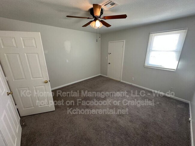 Building Photo - 1114 E Myrtle St