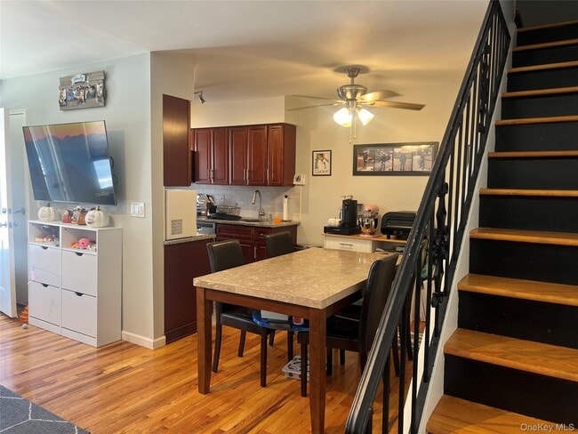 Building Photo - 20 Main St