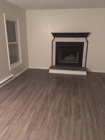 Building Photo - 245 Colonial Ave