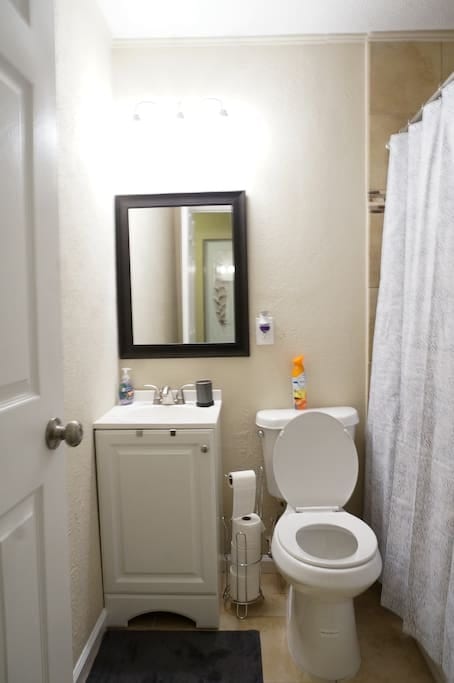 Building Photo - 1919 Puritan Dr