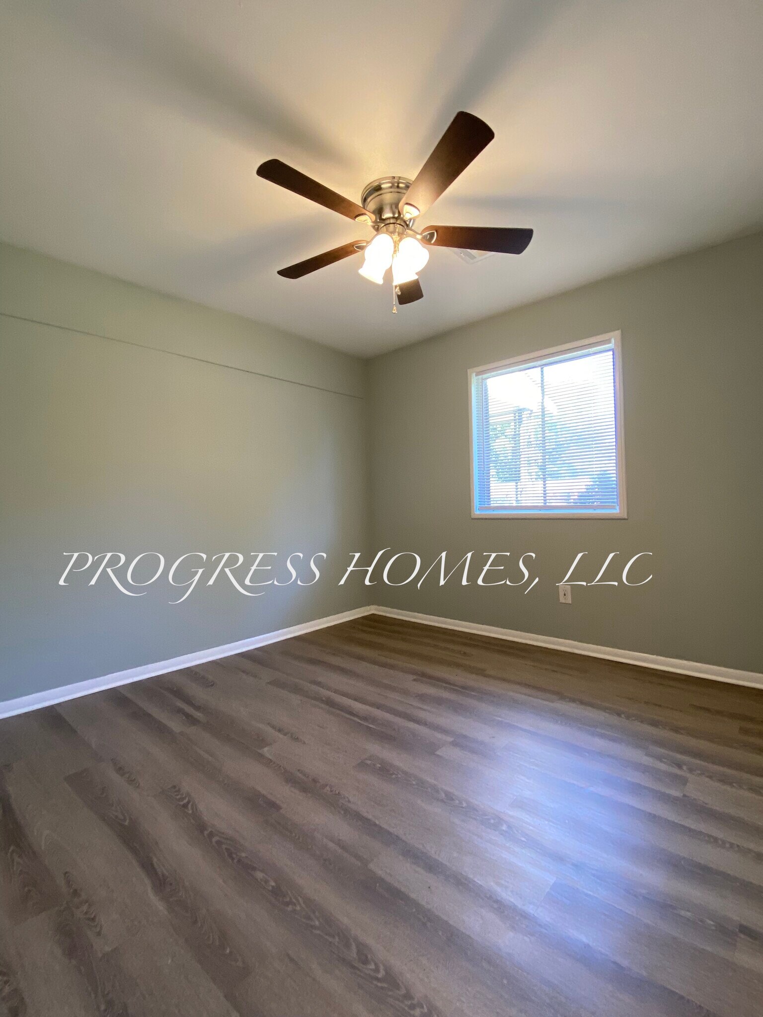 Building Photo - 1003 8th Ave SW