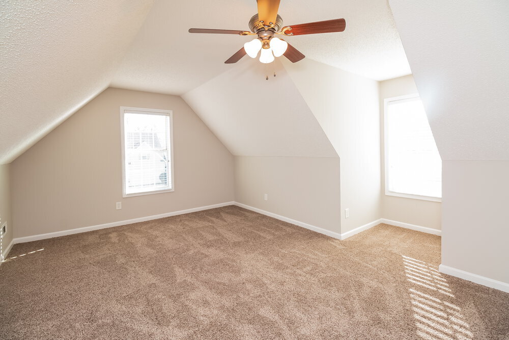Building Photo - 329 Westhill Dr