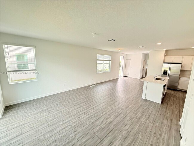 Building Photo - 551 Rivergrass St