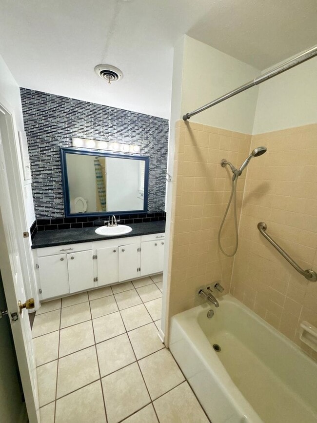 Building Photo - Greenacres Subdivision