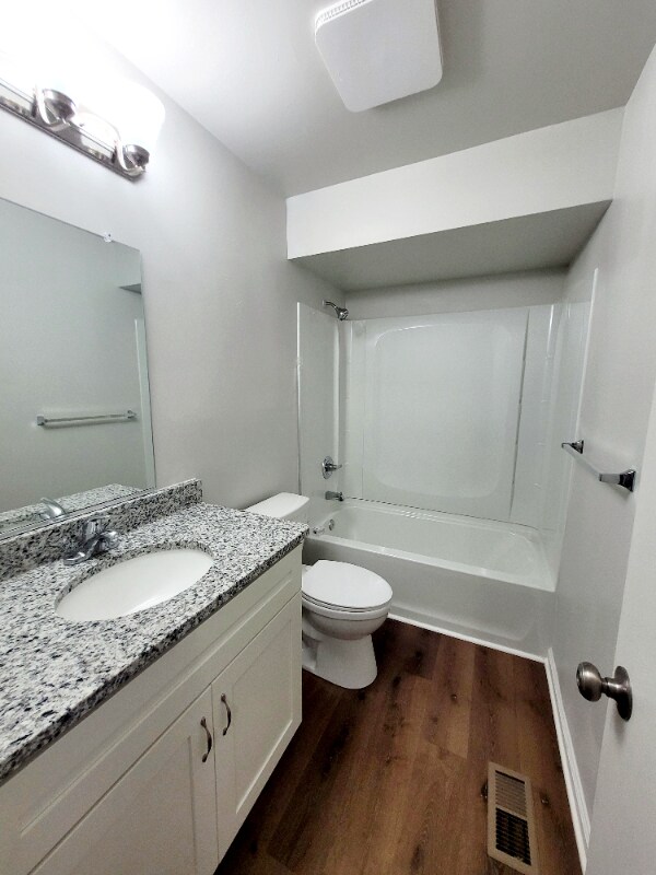 Building Photo - 8 Bainbridge Ave