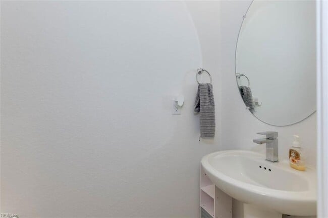 Building Photo - 2416 Trafton Pl