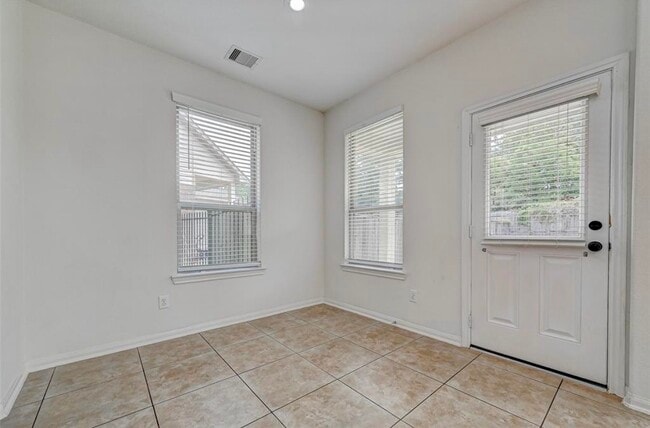 Building Photo - 11 Sagamore Ridge Pl