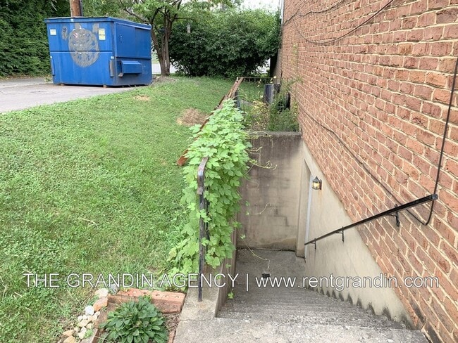 Building Photo - 1809 Grandin Rd SW