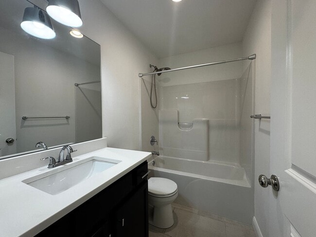 Building Photo - Single Family Home - Available For Rent!