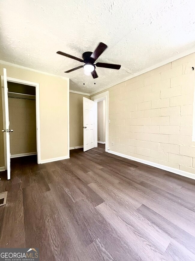 Building Photo - 481 Vega Rd