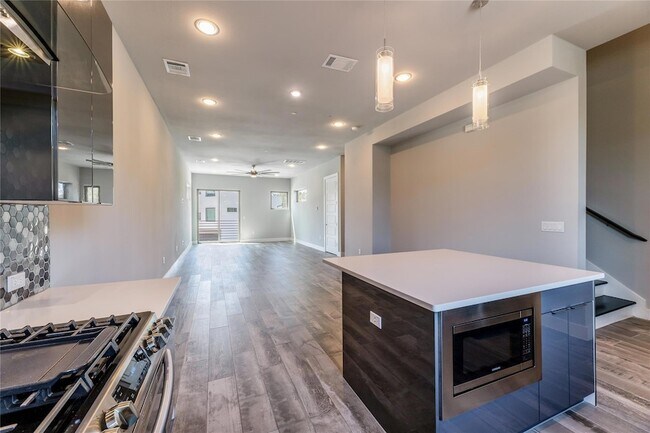 Building Photo - 1417 Kramer Ln