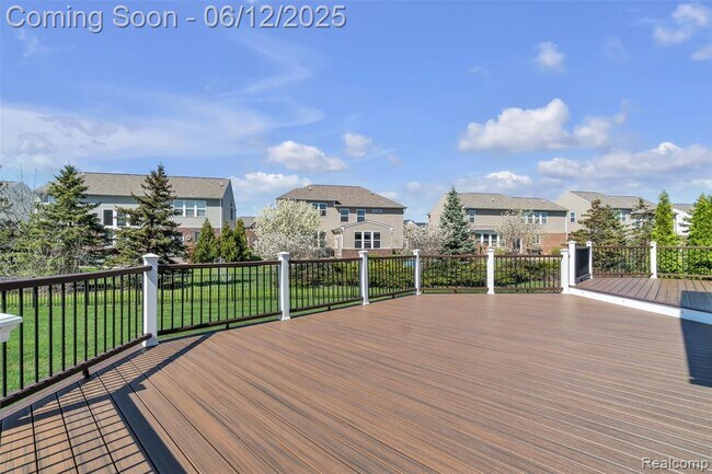 Building Photo - 15745 Diamante Dr