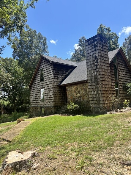 Building Photo - 1632 MS-178