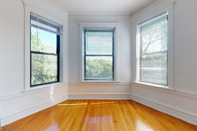 Floorplan - 5411-5421 S. Ellis Avenue