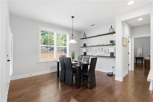 Building Photo - 2530 Maple Ridge Ln
