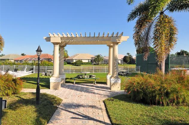 Building Photo - 10733 Cleary Blvd