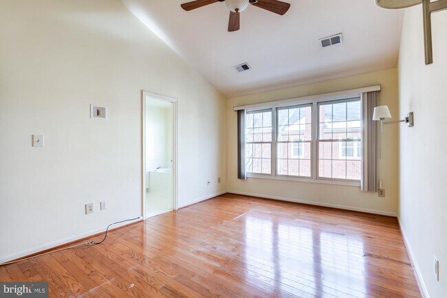 Building Photo - 3803 Charles Ave