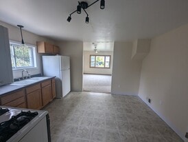 Building Photo - 96 Cass Ave