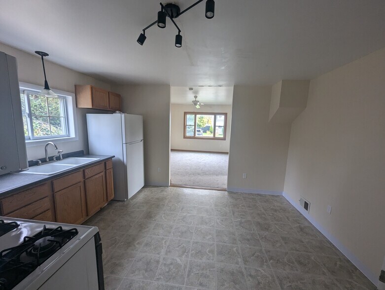 Primary Photo - 96 Cass Ave