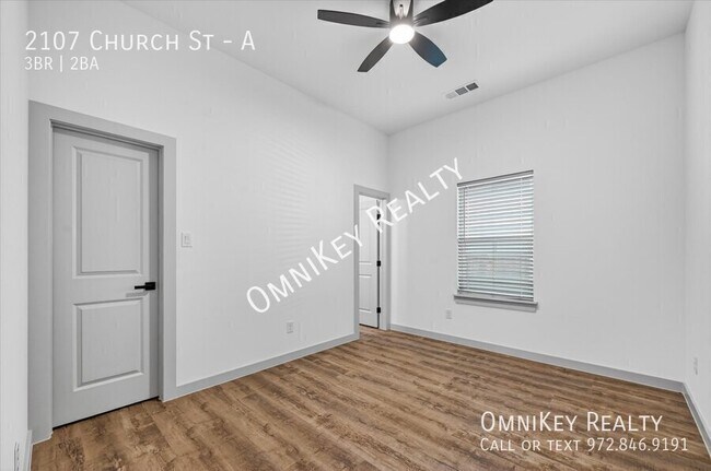 Building Photo - 2107 Church St