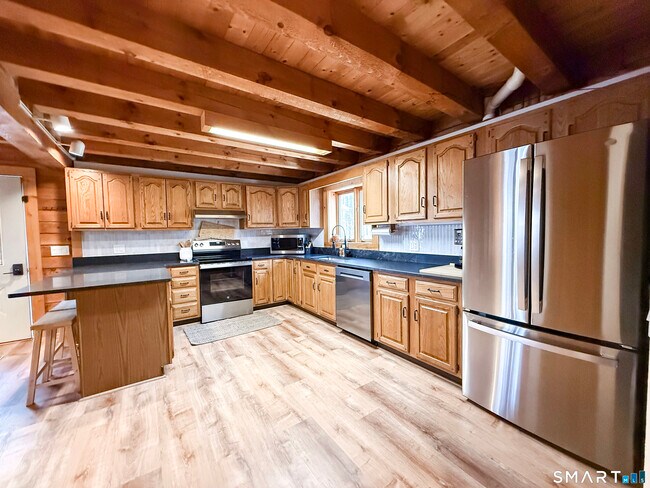 Building Photo - 37 Harris Rd