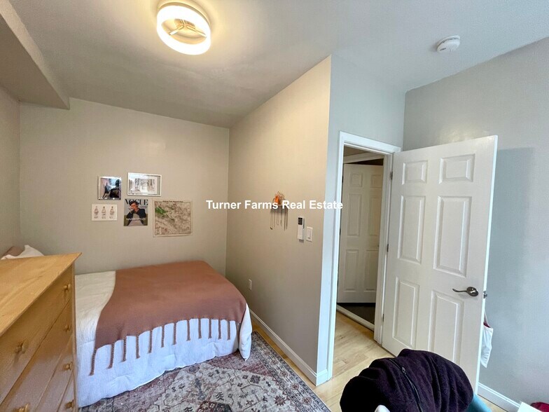 Building Photo - 91 Hudson St