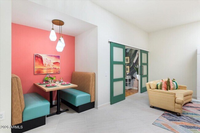 Building Photo - 10129 W Campana Dr