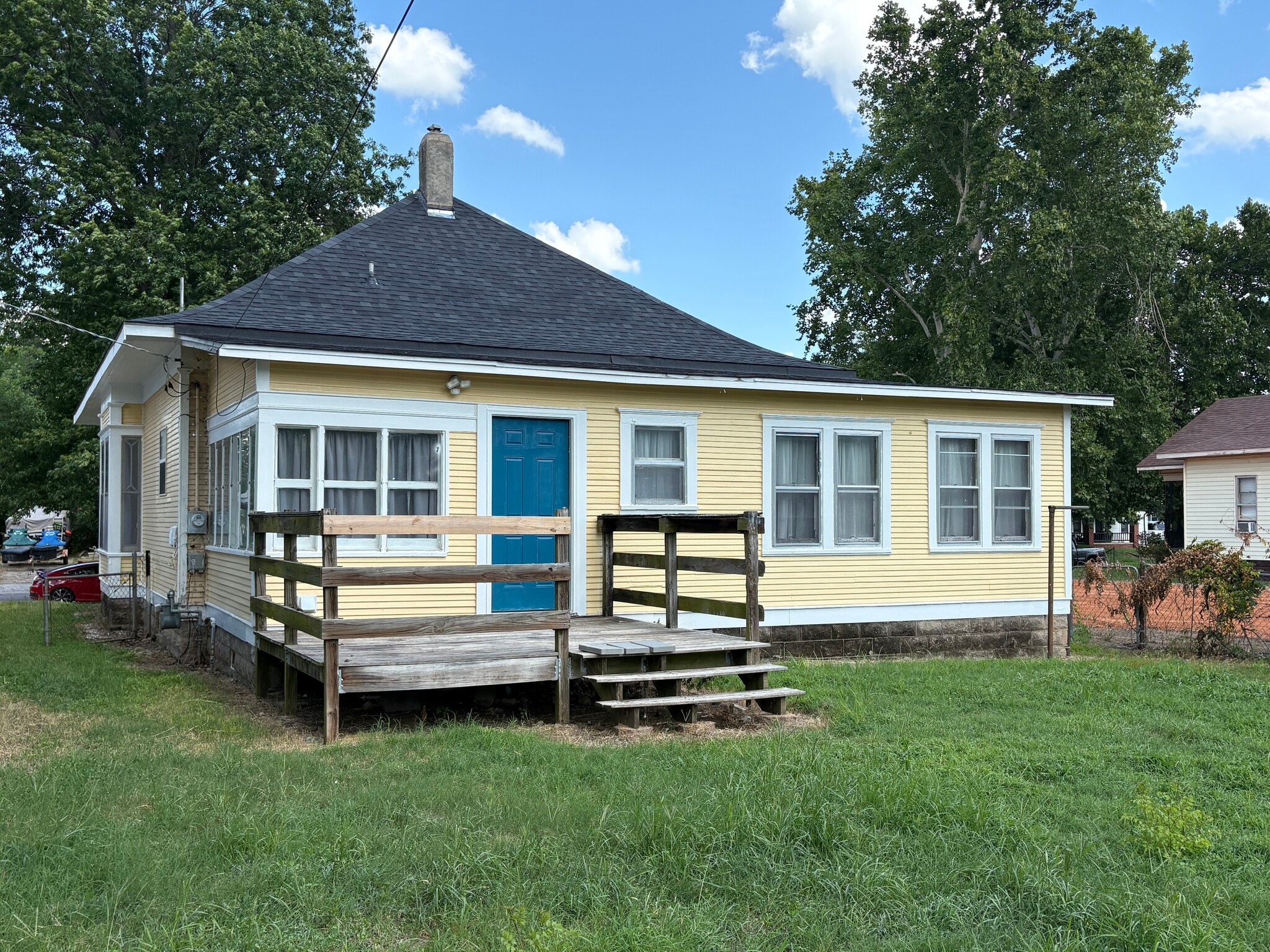 Back of House - 538 N Aydelotte Ave