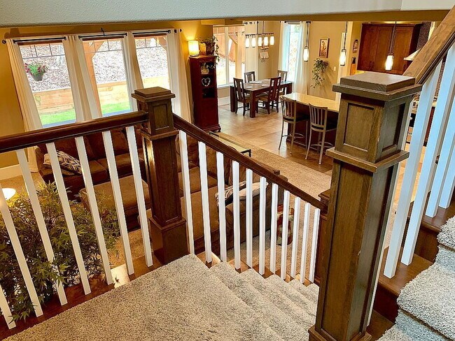 Building Photo - "Discover Your Dream Home: Spacious 4-Bedroom Sanctuary with 3 Full Baths in Beautiful Anchorage!"