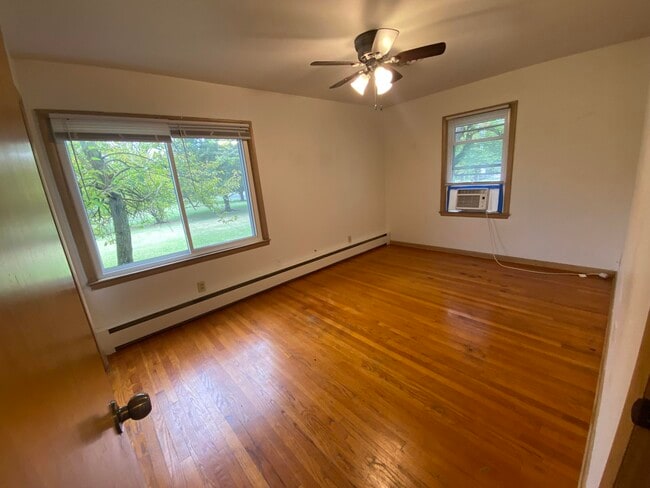 Building Photo - 3809 Southland Dr