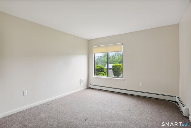 Building Photo - 2118 Cromwell Hills Dr