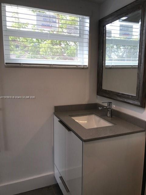 Building Photo - 120 Royal Palm Rd