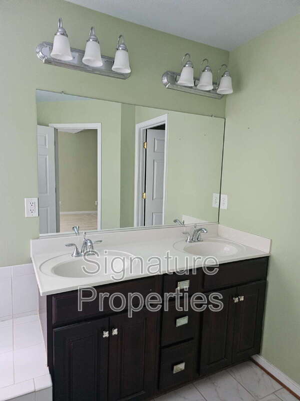 Building Photo - 11451 Abbots Cross Ln
