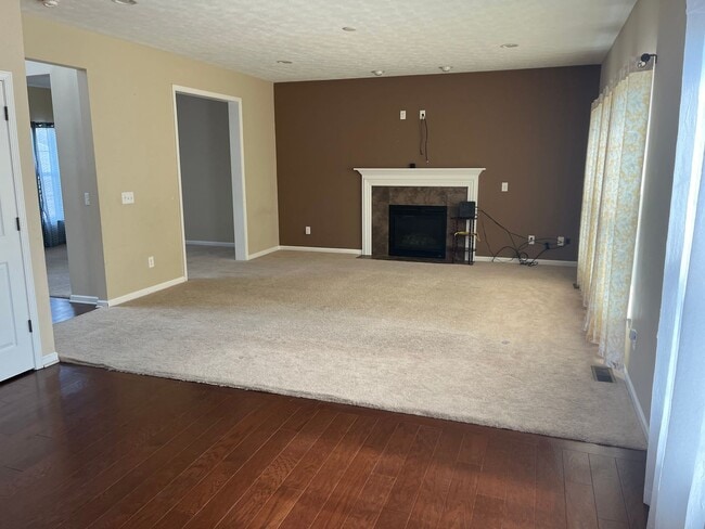 Building Photo - Spacious 4-Bedroom 2.5 Bath Gem in Avon, OH!