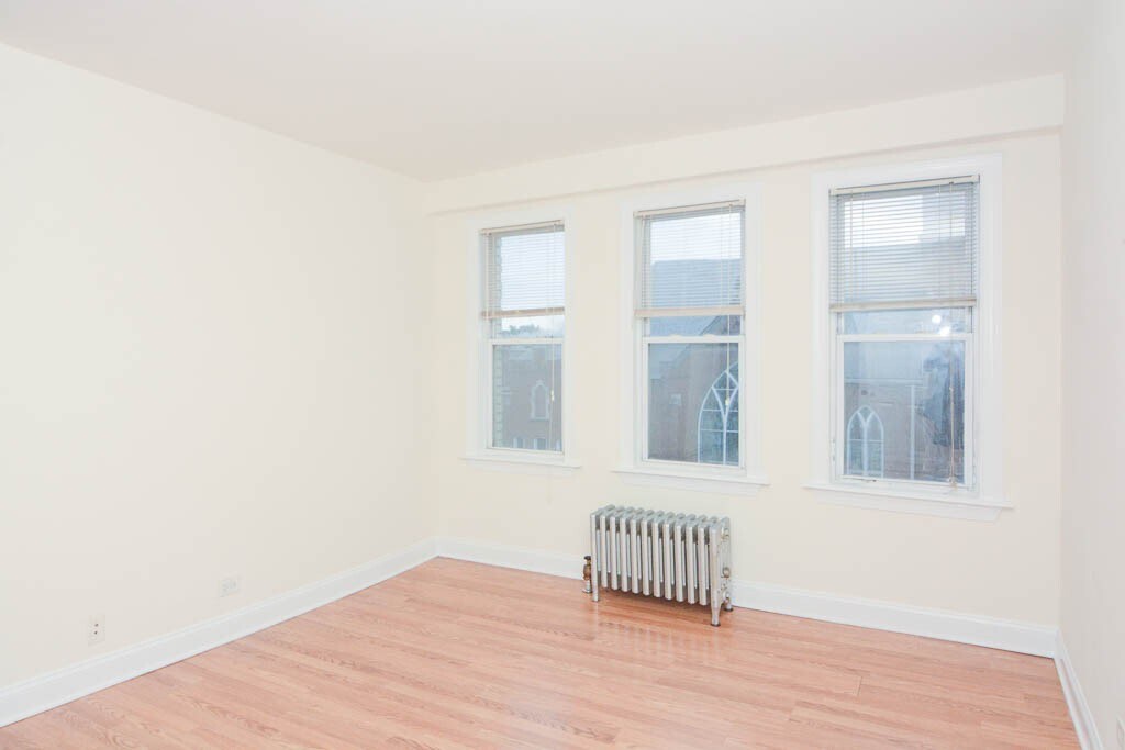 Building Photo - 2600 N Kimball Ave
