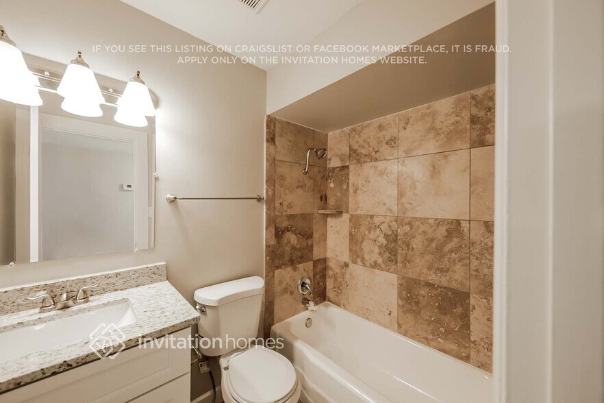 Building Photo - 4038 W Townley Ave