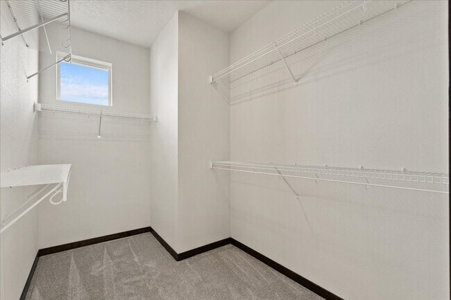 Building Photo - Spacious 4-Bedroom, 2.5 Bath, Two-Story Gem with a Fenced Yard!