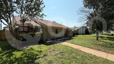 Building Photo - 3302 High Plateau Dr