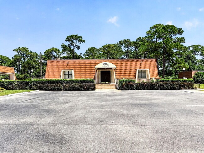 Building Photo - 3100 SE Pruitt Rd