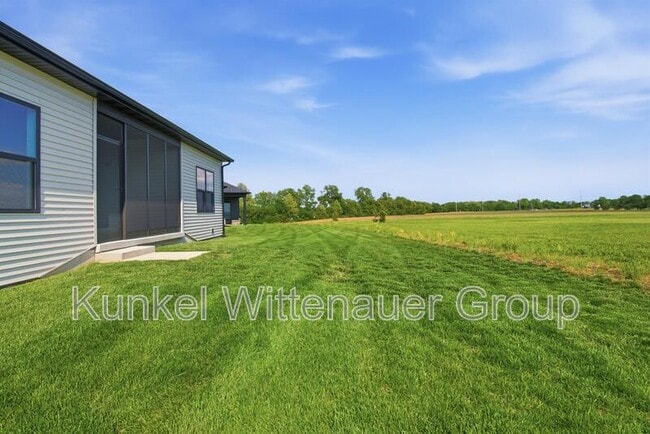 Building Photo - 829 Bushwood Way